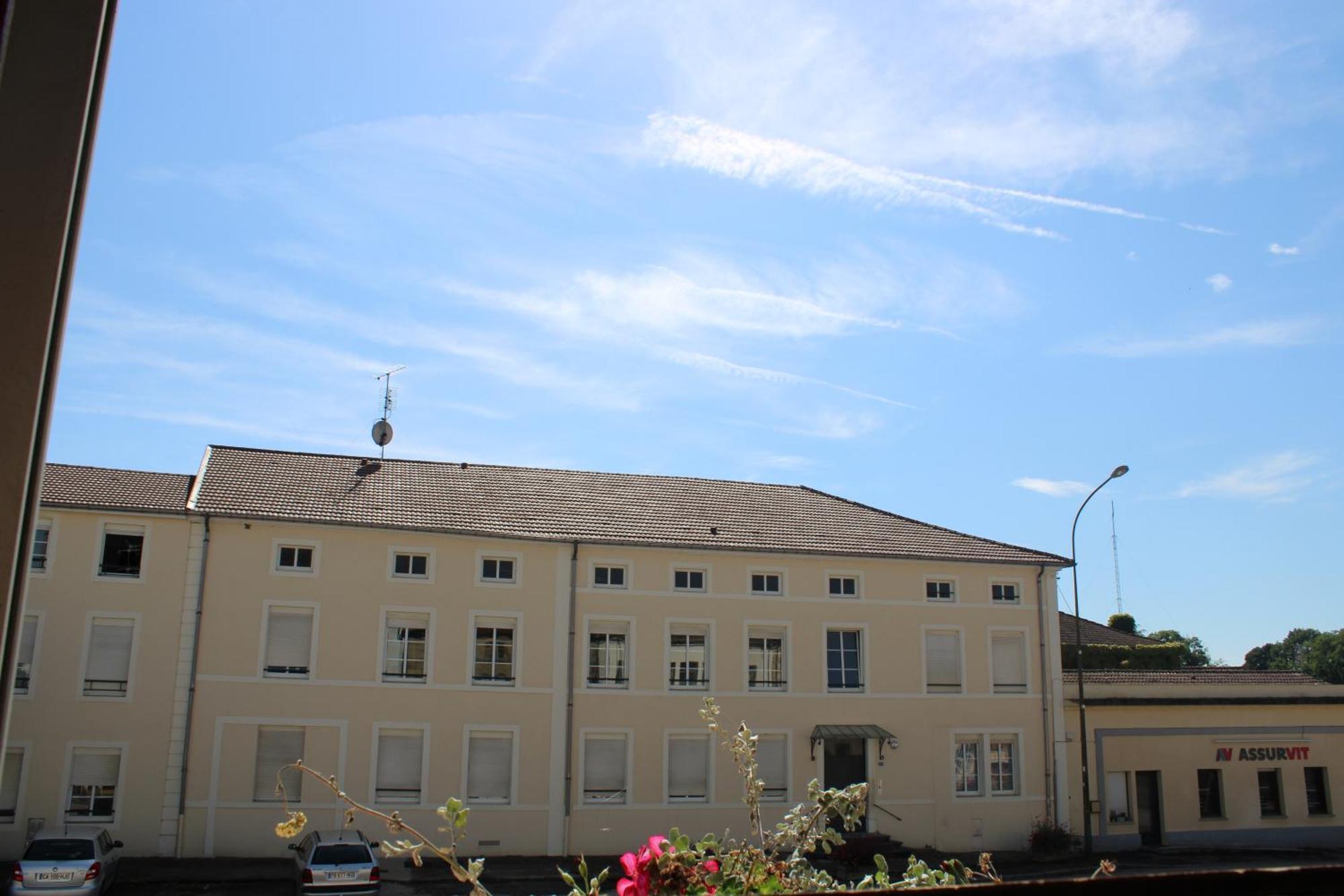 Le Commerce Dompaire Exterior foto